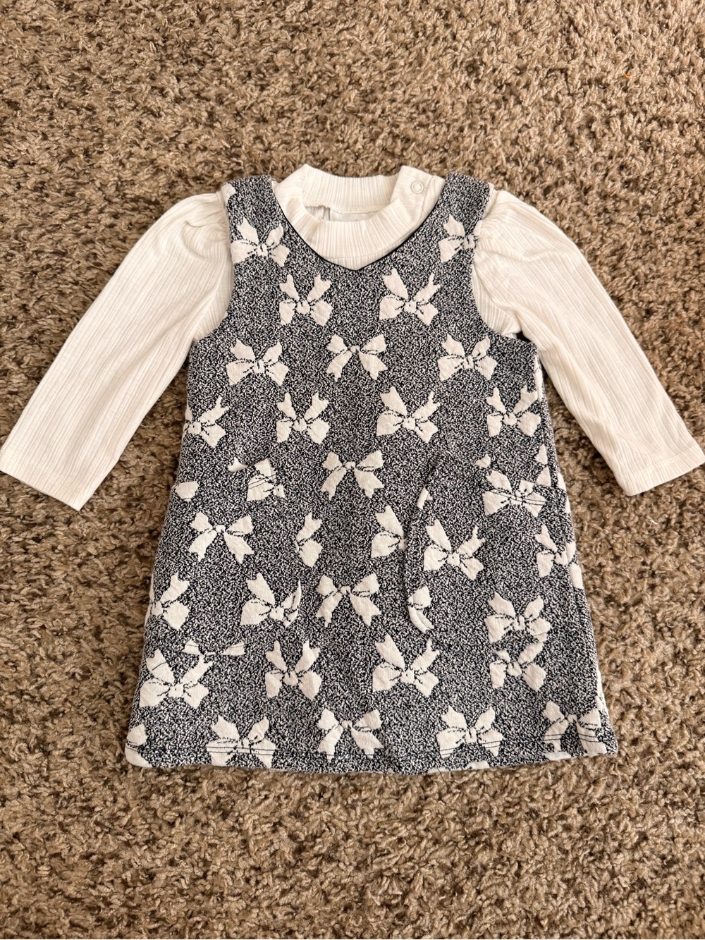 Girls black Bow-Print Pinafore Dress with White Long-Sleeve bodysuit